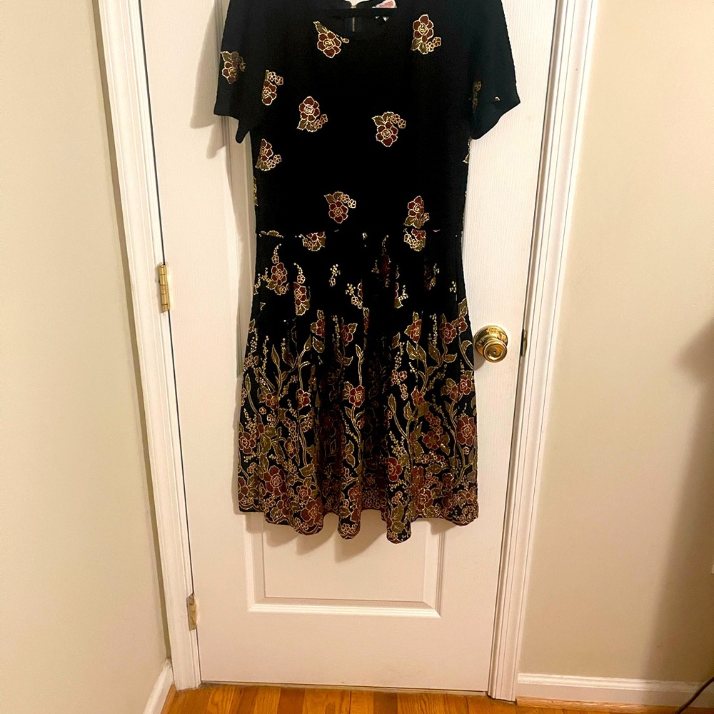 2XL Black with Chrome Flowers Dress with Pockets